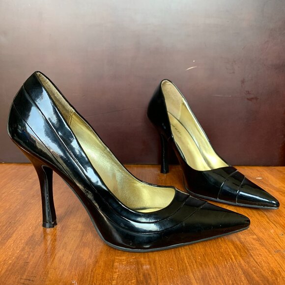 Classified Black Pumps - Picture 1 of 9